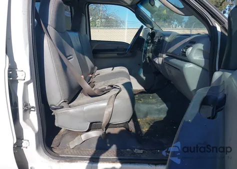 2006 Ford F-350 Chassis Lariat/Xl/Xlt from USA, damaged, VIN 1FDSW34P76ED36218